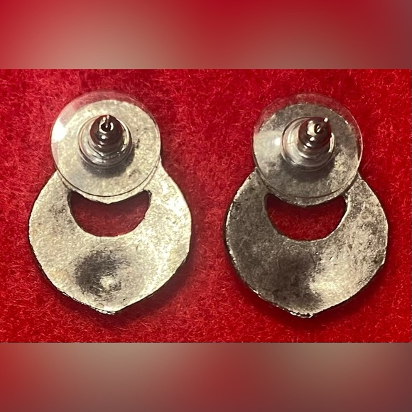 Earrings Pewter Tone w/Blue Stone Pierced New Hammered Finish Vintage - Picture 2 of 4